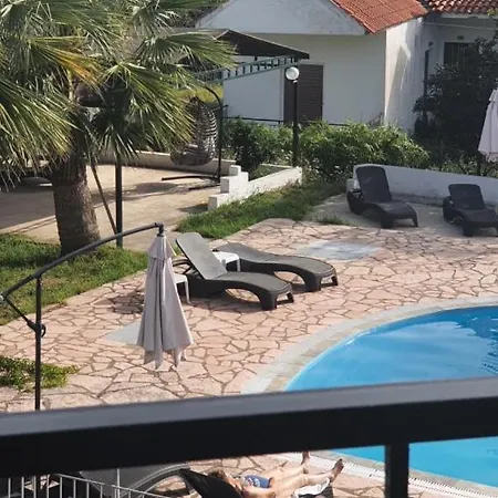 Palmyra Kavos